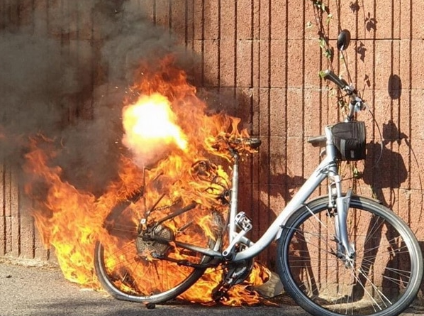 e-bike battery fire explosion